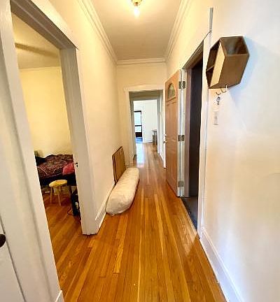 4th image of 1924 W Montrose Ave APT 2