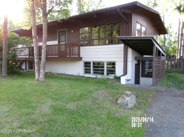 5731 College Dr, Anchorage, AK 99504