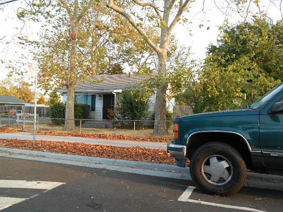 5th image of 2301 Mogan Ave