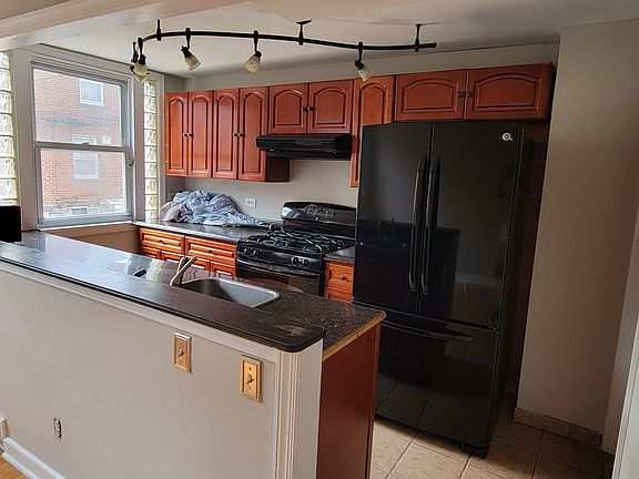 2nd image of 4424 Marple St