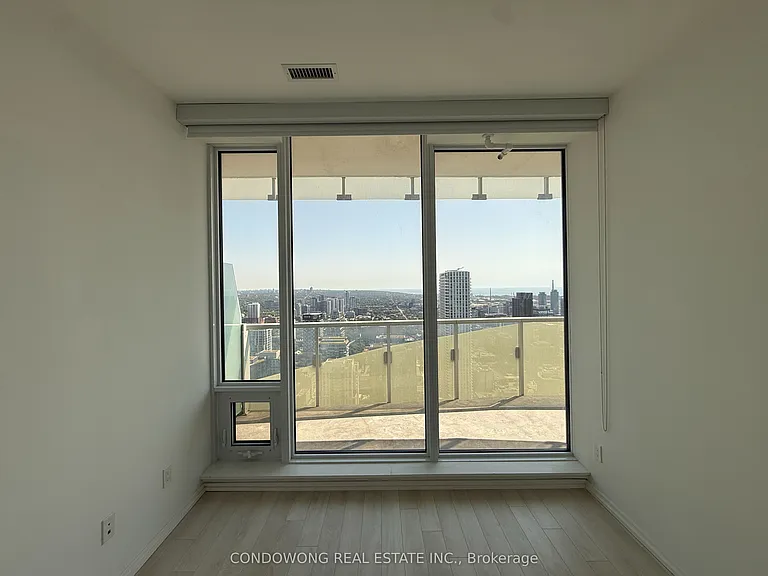 197 Yonge St #4505 — Photo 4