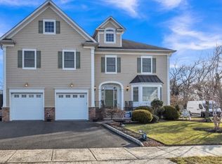 312 Harris Ave, Middlesex, NJ 08846