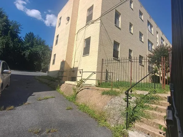 4810 C St SE APT 301, Washington, DC 20019