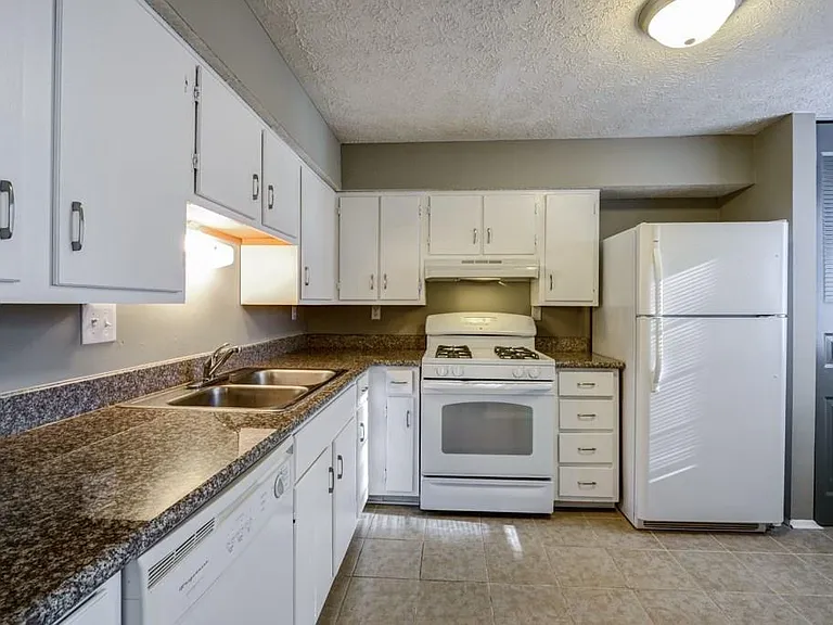 2887 Royal Path Ct — Photo 9