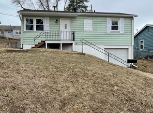 5432 N 46th St, Omaha, NE 68104