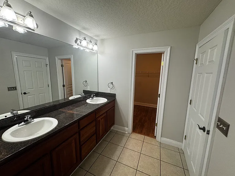 2096 Bella Breeze Ct — Photo 11