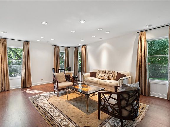 3rd image of 140 Doral Ct