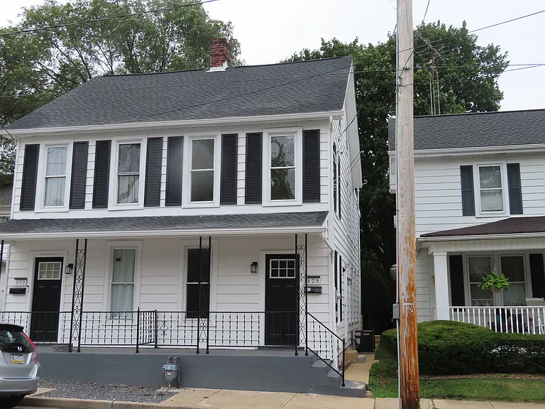 828 Broad St — Photo 1