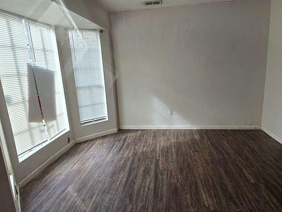 2nd image of 1008 Pine Tree Trl