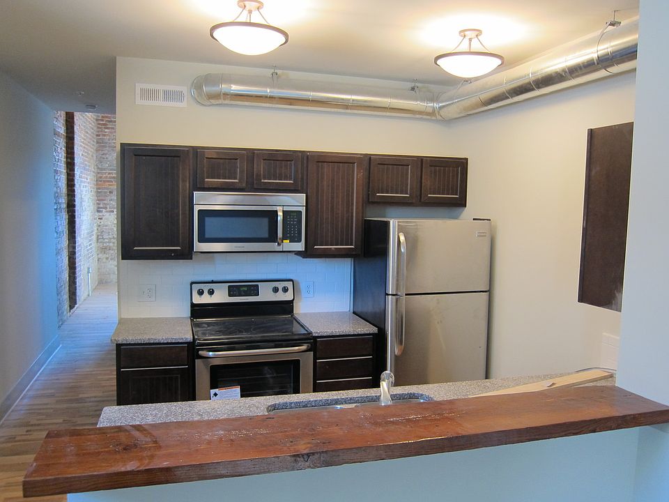 1st image of 701 Jefferson Ave APT 111
