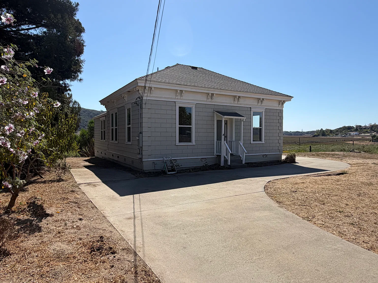 3 bed, $3,000 — Photo 1