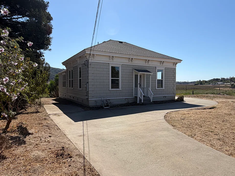 28 Easton Rd #A