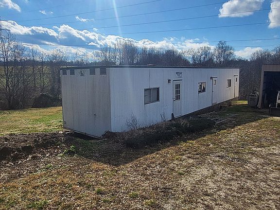 3rd image of 311 Simon Miller Rd