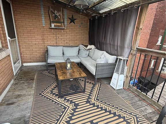 2nd image of 947 Main St E #2
