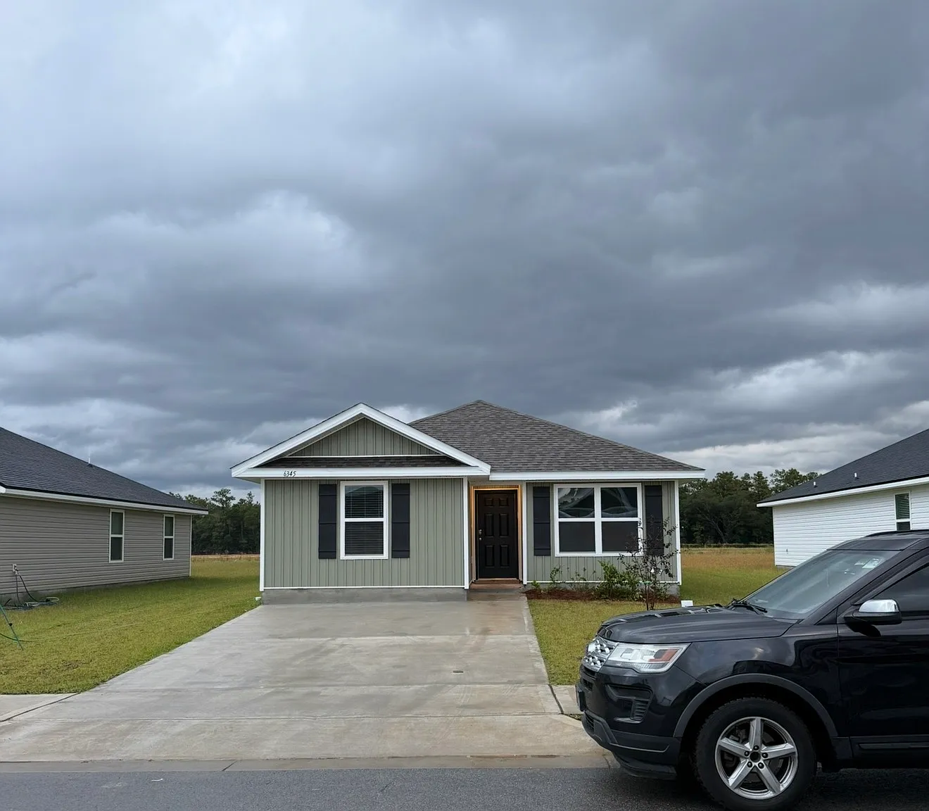 4 bed, 1439 sqft, $2,100 — Photo 1