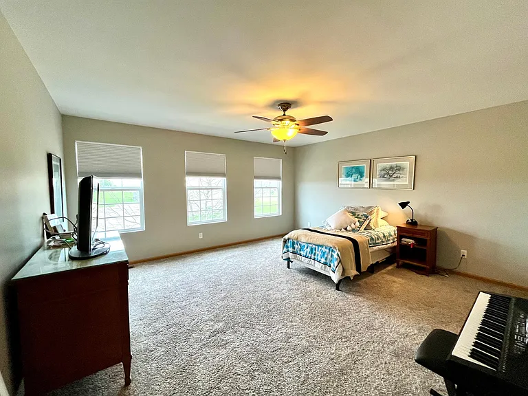 125 E Robinson Ave — Photo 9