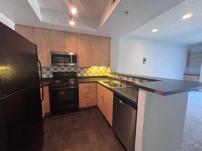 2820 Sawtelle Blvd — Photo 68