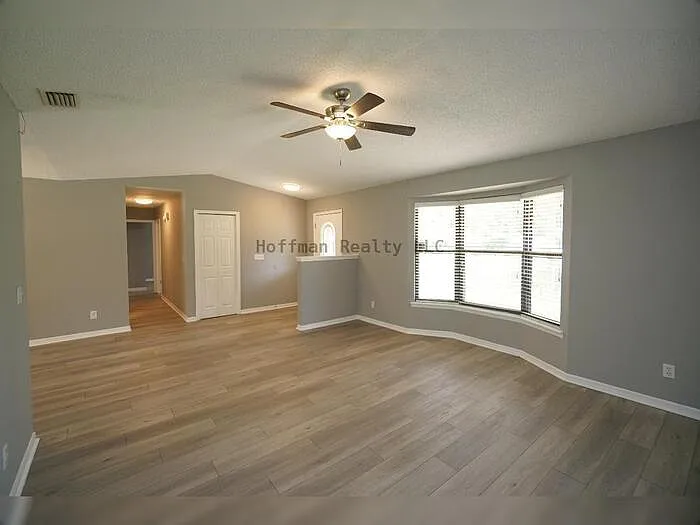6005 Christy Ln — Photo 12