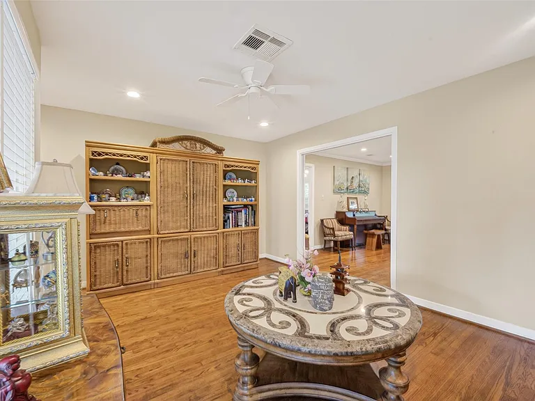 11230 Huggins Dr — Photo 8