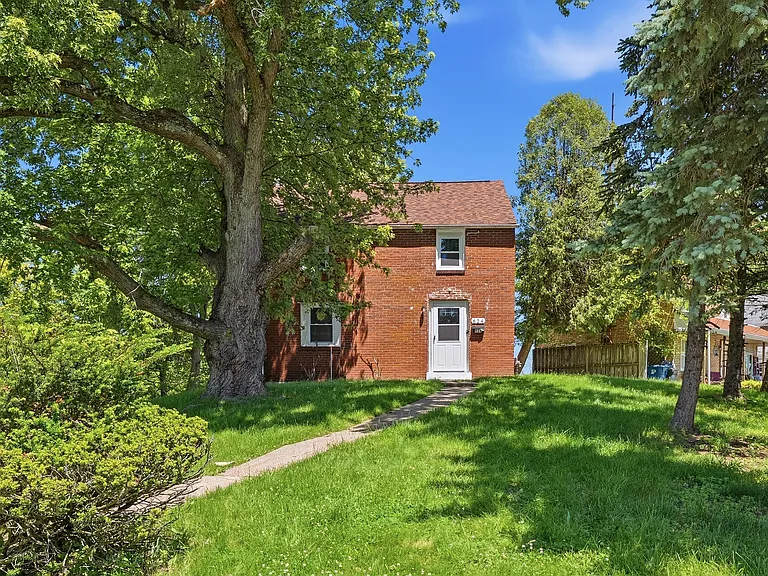 624 Elm Dr — Photo 36