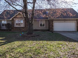 5454 S Roanoke Ave, Springfield, MO 65810