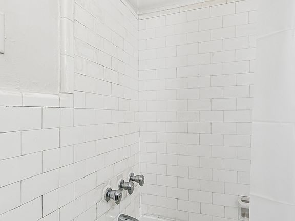 5th image of 124 Argyle Rd #C6