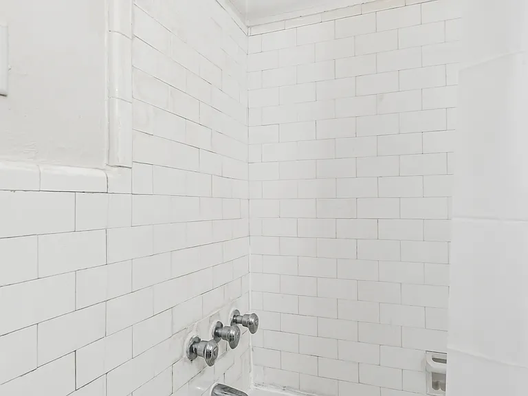 124 Argyle Rd #C6 — Photo 5