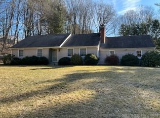 42 Middle Quarter Rd, Woodbury, CT 06798