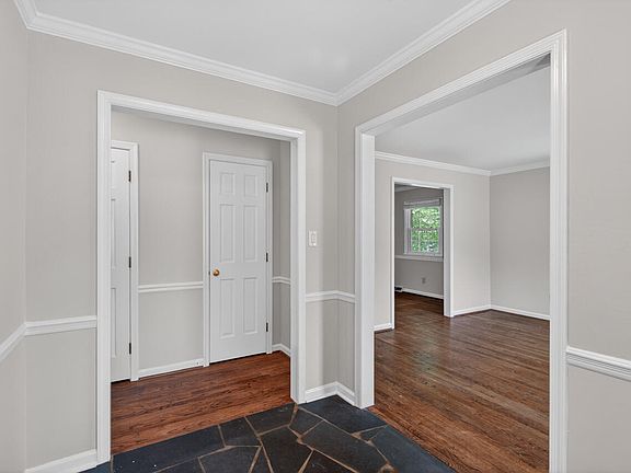 5th image of 2315 Somers Ave