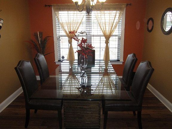 4th image of 383 Lincoln Way NE
