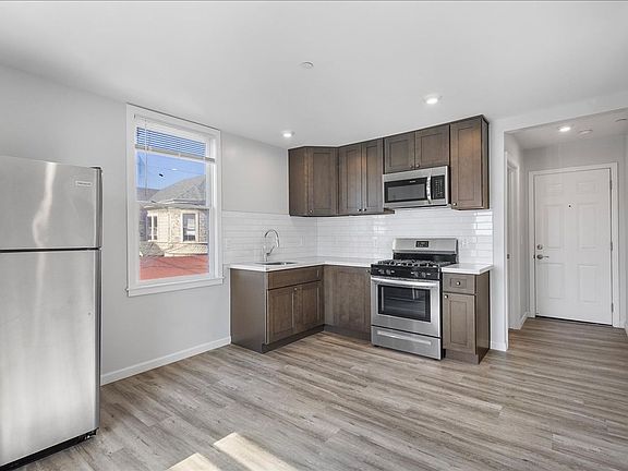 4th image of 1201 Park St #1203