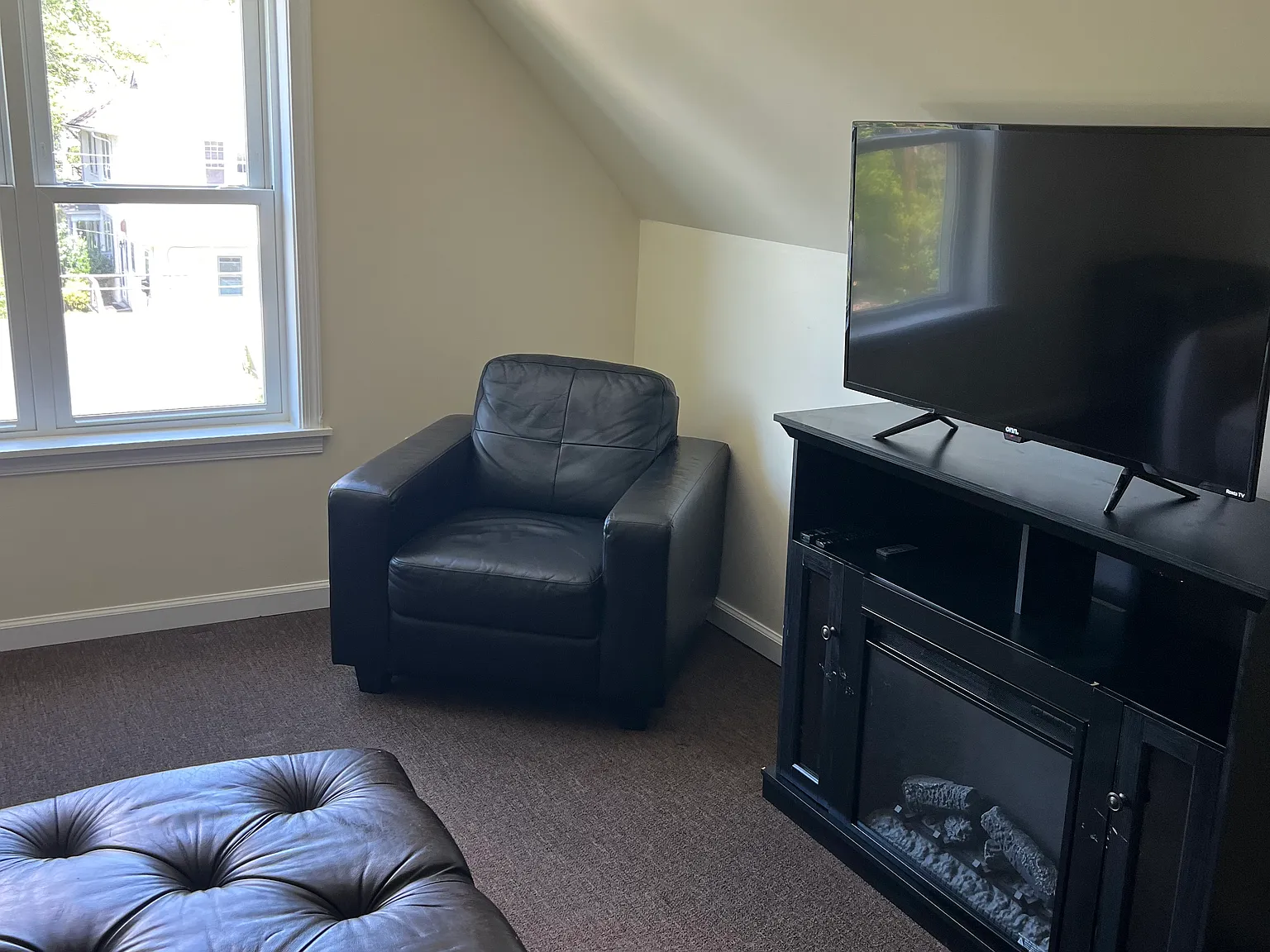 2 bed, 1000 sqft, $1,790 — Photo 2