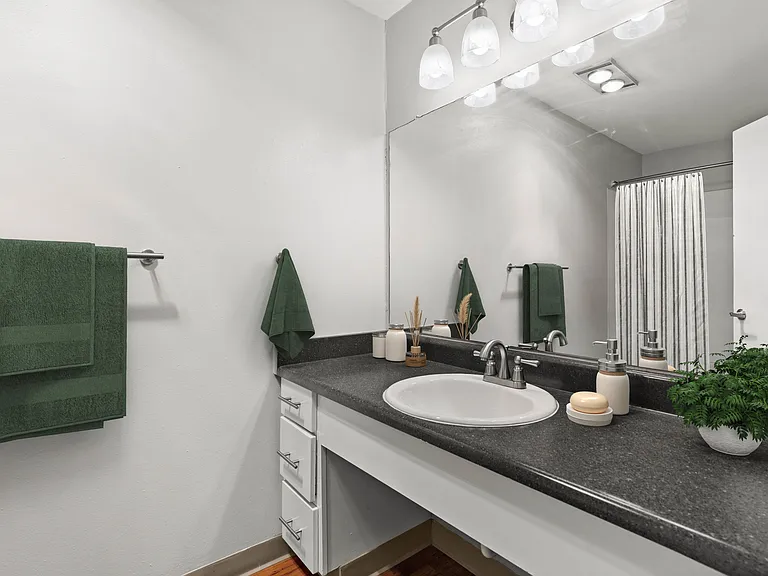 The Aviator Apartments — Photo 12