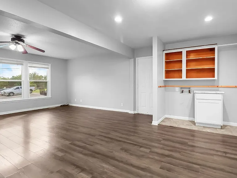 2301 Sherwood Hills Ct — Photo 16