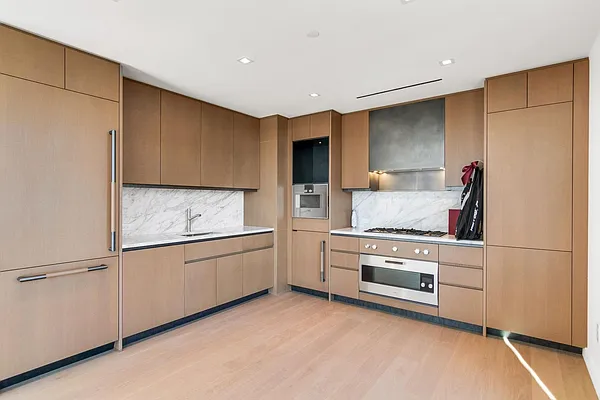 Rented by Prominent Properties Sotheby's International Realty | media 26