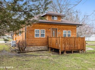 3611 E 37th St, Des Moines, IA 50317