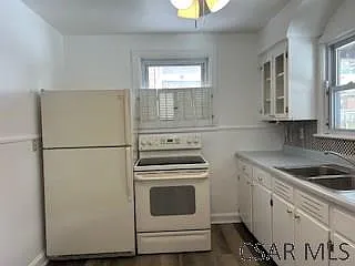 539 Ash St — Photo 5