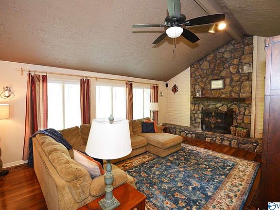 2nd image of 9537 Hemlock Dr SE
