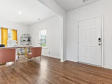 3335 Bridgewood Dr — Photo 2