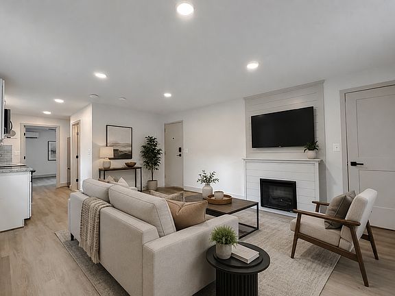 2nd image of 17985 Three Notch Rd #4