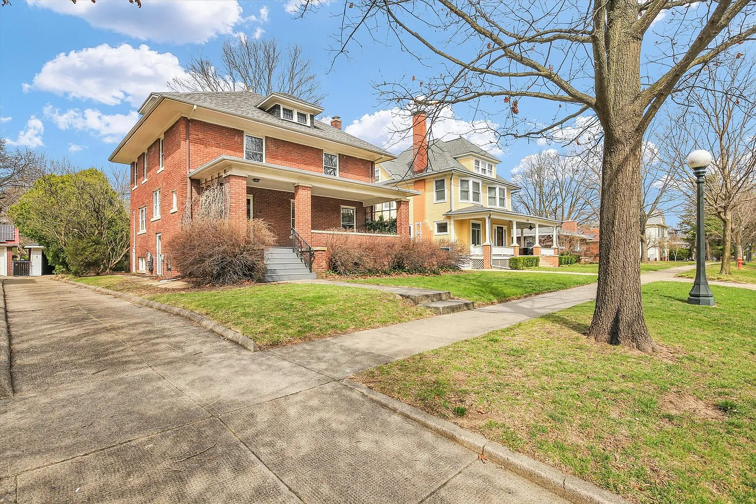 1112 W Park Ave photo 1