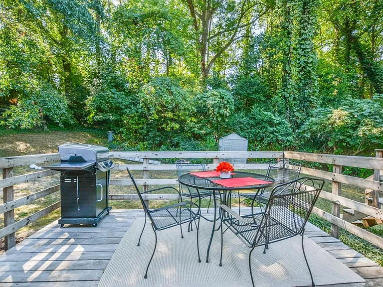 807 Marstevan Dr NE #B — Photo 21