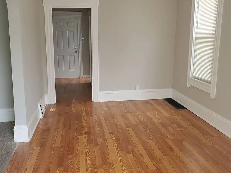 4216 Clybourne Ave — Photo 6