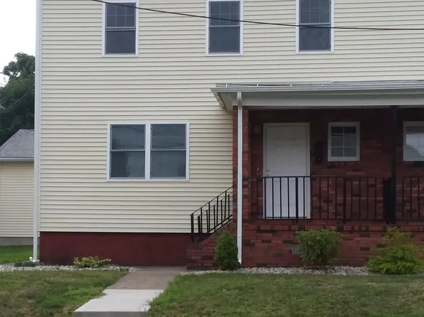 41 Lemuel Ave, Chicopee, MA 01013