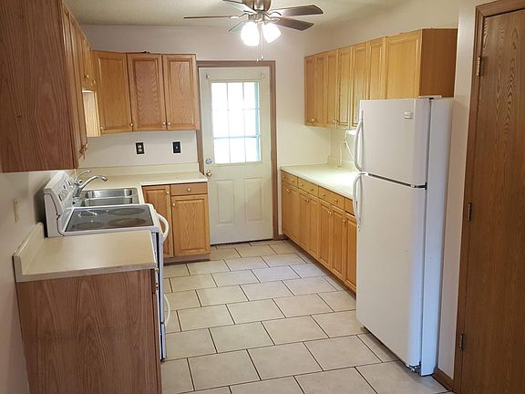 2nd image of 1861 Hannibal St