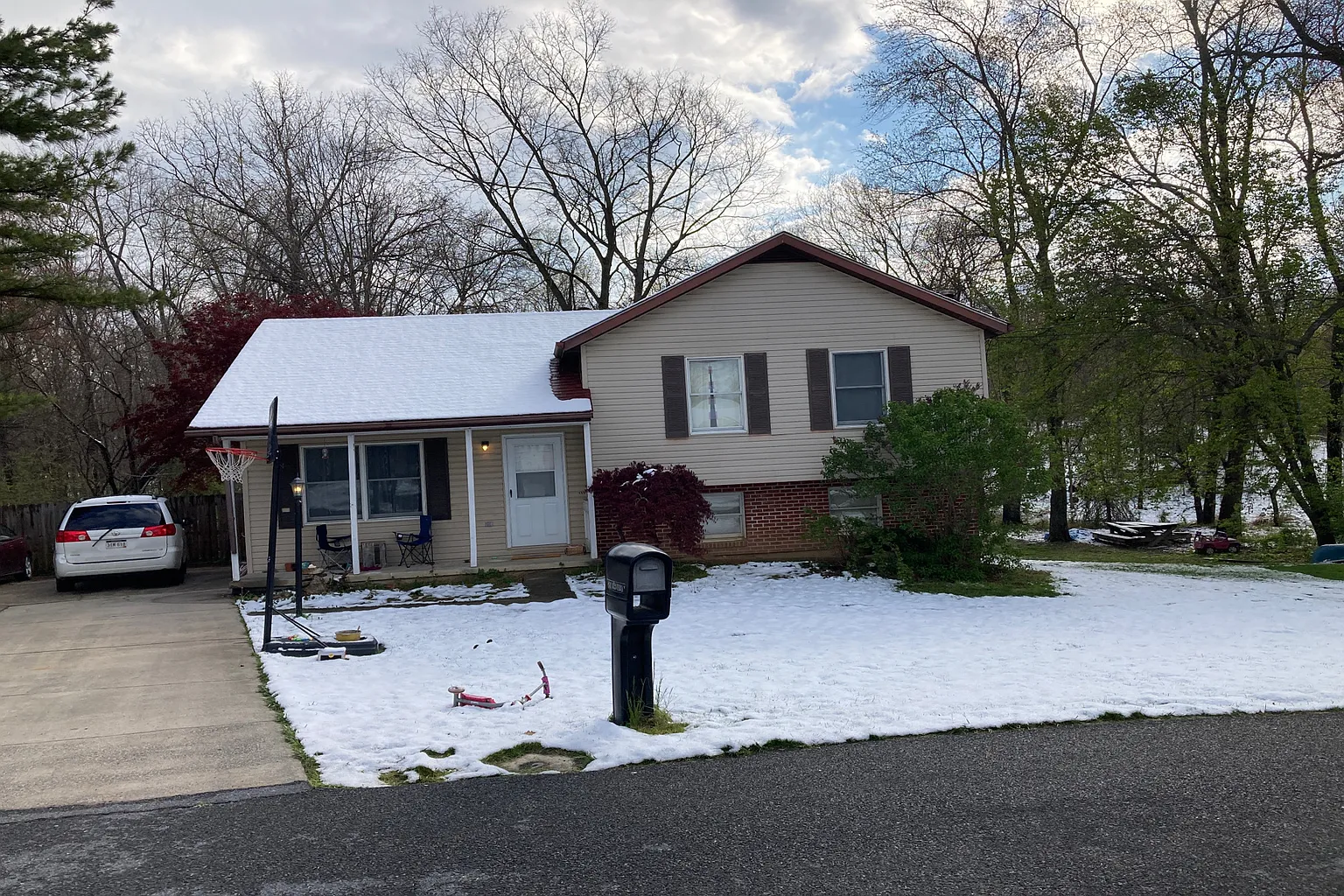 83 Carter Ln photo 1