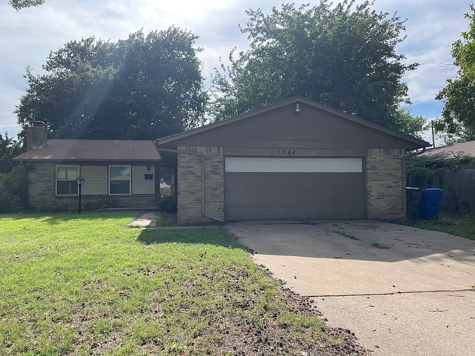 1544 Pecan Ave