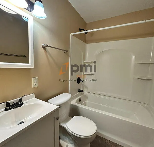 385 Briarwood Dr — Photo 11