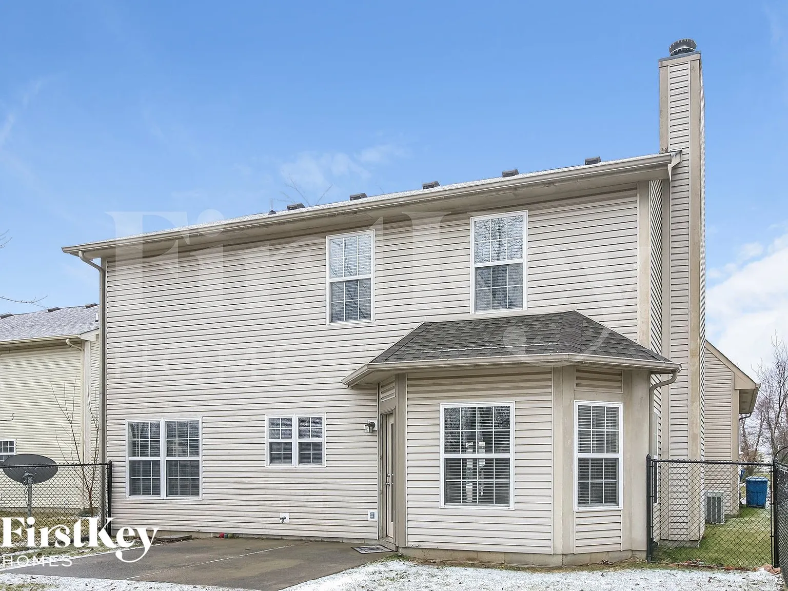 4 bed, 2.5 bath, 2348 sqft, $2,430 — Photo 2