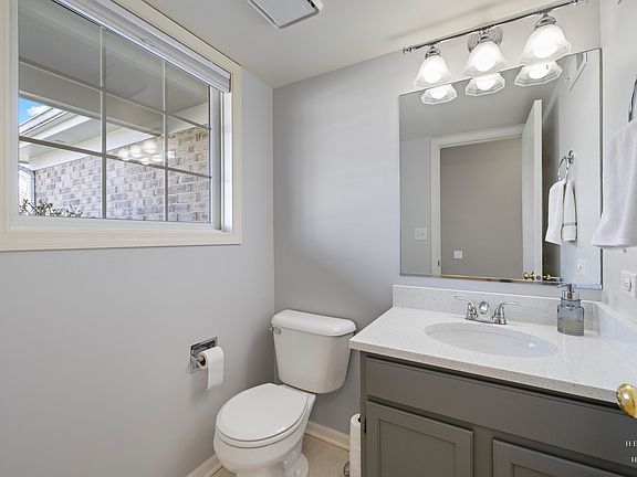 4th image of 1429 Brittania Way